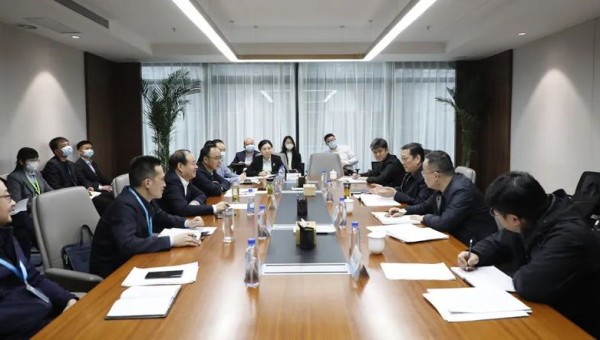 省政府國資委黨委委員、副主任范武德一行到甘肅文旅集團調研