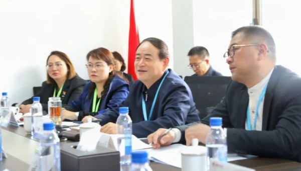 集團要聞丨石培文董事長調(diào)研集團科技智慧板塊子公司